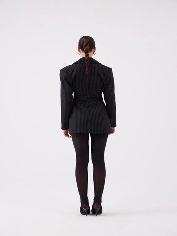 HOLLY LOLLY Blazer in Schwarz