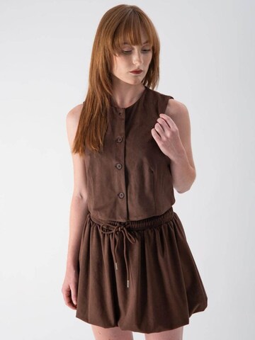MND Vest in Brown