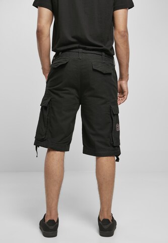 Merchcode Regular Shorts in Schwarz