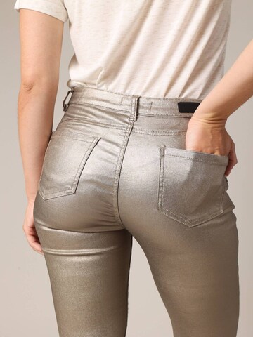 Coupe slim Pantalon Deeluxe en marron
