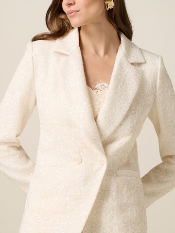 oltre Blazer in White