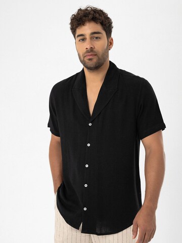 Dandalo Regular fit Button Up Shirt in Black: front