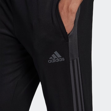 juoda ADIDAS SPORTSWEAR Siaurėjantis Sportinės kelnės 'Tiro'