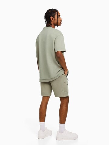 Regular Pantaloni cu buzunare de la Bershka pe verde