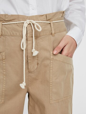 Tapered Pantaloni 'Flame' di VERO MODA in beige