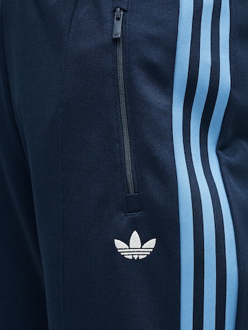 ADIDAS ORIGINALS - Loosefit Pantalón 'CLASSIC' en azul
