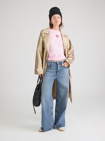 GAP Collegepaita värissä vaaleanpunainen