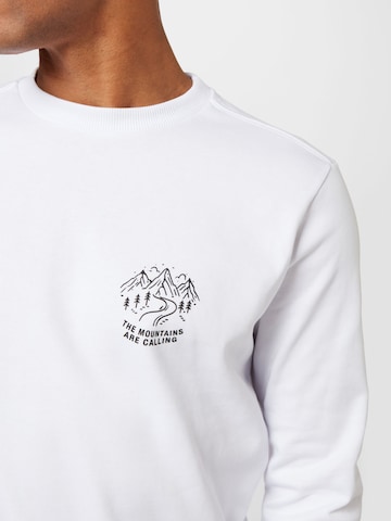 WESTMARK LONDON Sweatshirt 'Line Call' in White