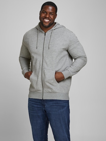 Jack & Jones Plus - Sudadera con cremallera en gris: frente