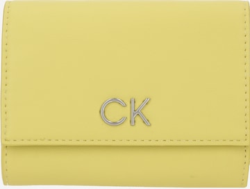 Porte-monnaies Calvin Klein en jaune : devant