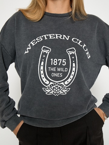 Felpa 'Liv' di Peppercorn in grigio