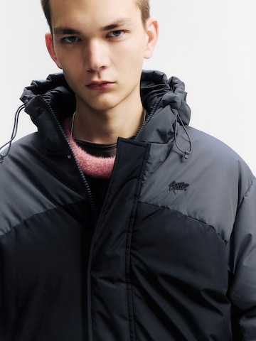 Pull&Bear Tussenjas in Zwart