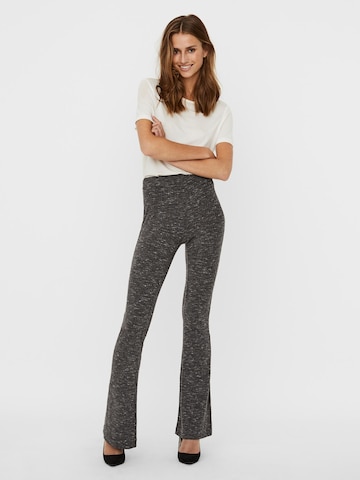 évasé Pantalon 'VMKAMMA' VERO MODA en gris