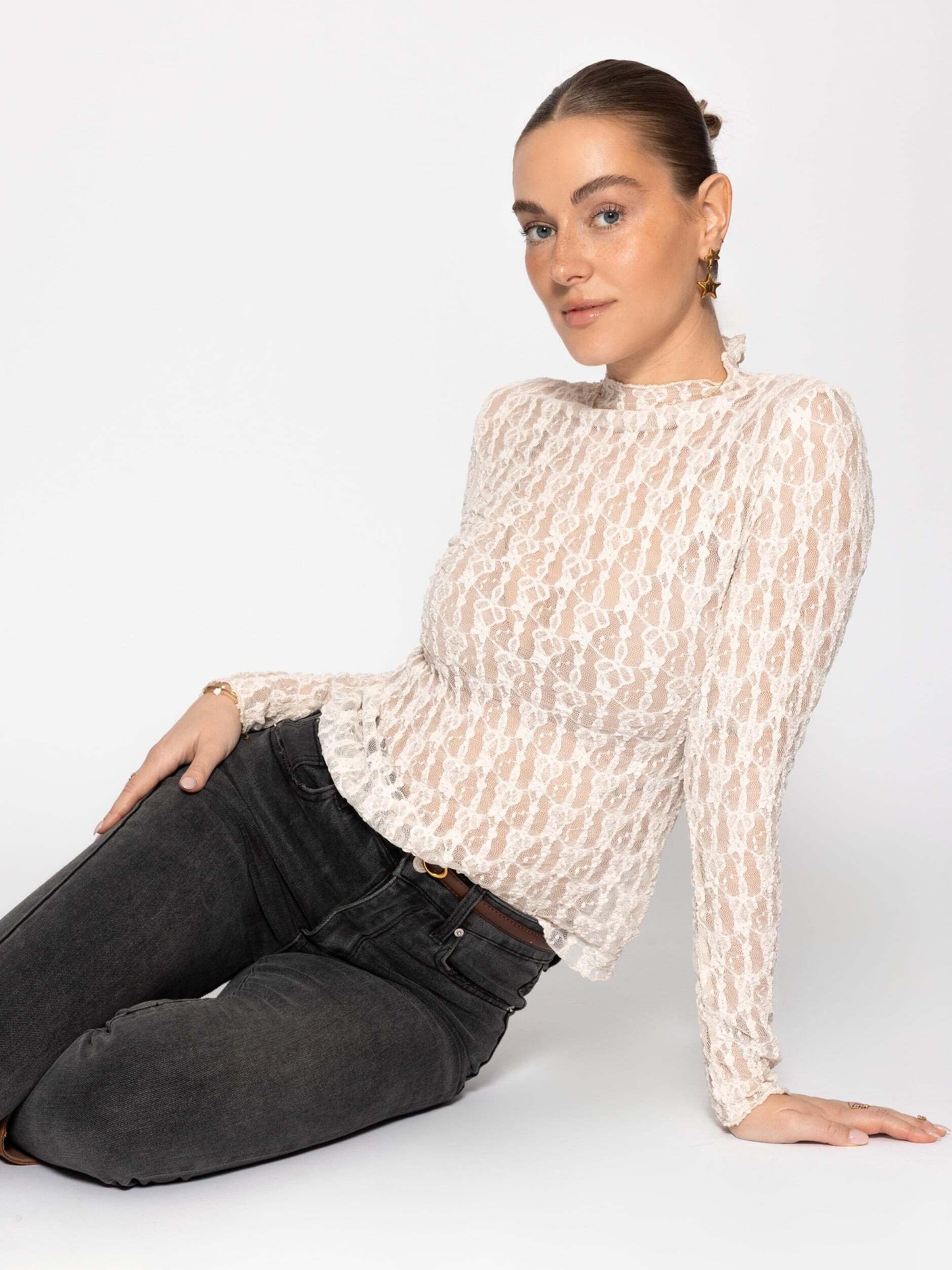 SASSYCLASSY Shirt in Beige