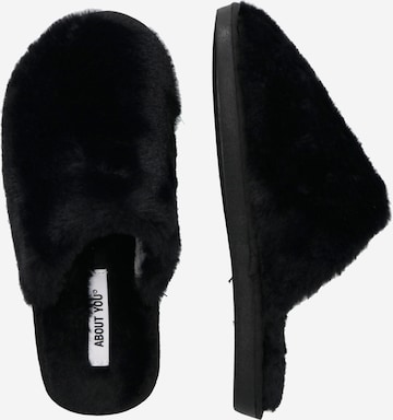 ABOUT YOU Slippers 'Abby' in Black