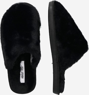 ABOUT YOU Slipper 'Abby' in Schwarz