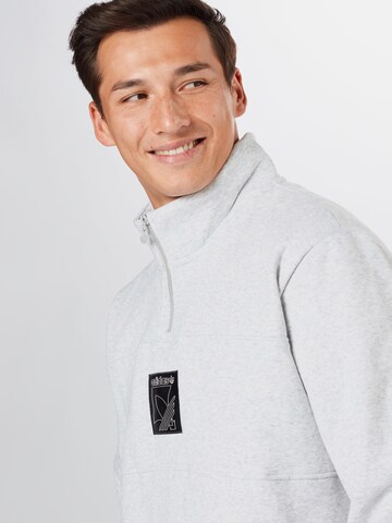 ADIDAS ORIGINALS Sweatshirt in Grau