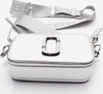 Marc Jacobs Schultertasche / Umhängetasche One Size in Silber