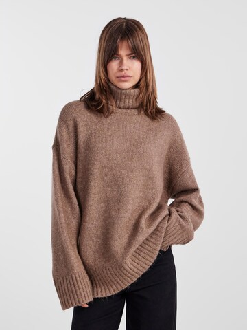 PIECES Pullover 'Nancy' i brun: forside