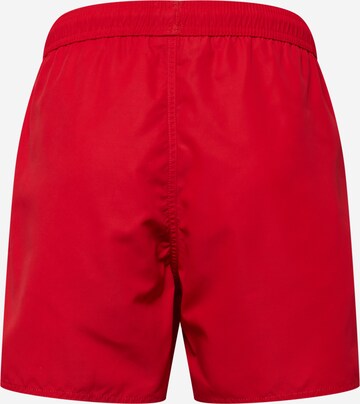 Emporio Armani Badeshorts in Rot