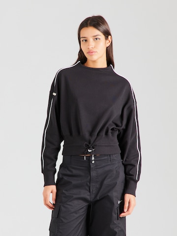 Nike Sportswear Shirt in Black: front