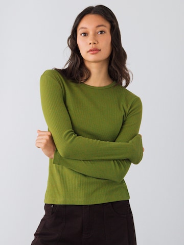 Honest Basics Shirt 'Long Rib' in Groen: voorkant
