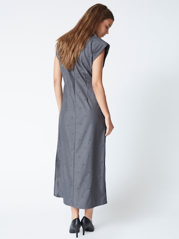 co'couture Mekko 'Saga' värissä harmaa