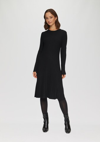 s.Oliver BLACK LABEL Kleid in Schwarz: Vorderseite