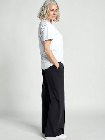 Flared Pantaloni sportivi 'Wide Training Pants' di SPORTKIND in nero
