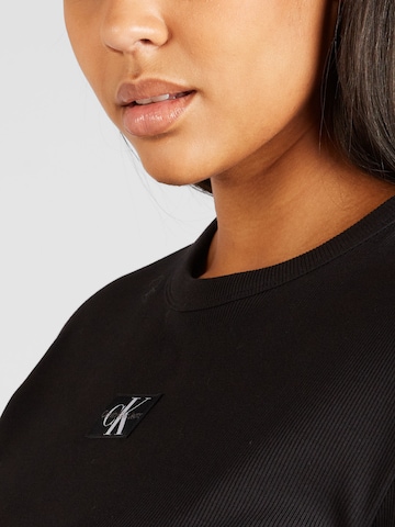T-shirt Calvin Klein Jeans Curve en noir