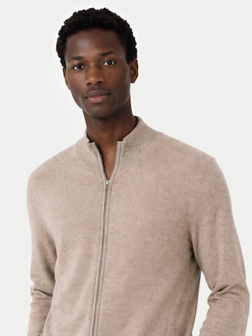 GOBI Cashmere Gebreid vest 'Men's Essential Full-Zip Cashmere Cardigan' in Grijs: voorkant