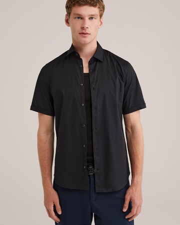 WE Fashion Slim Fit Hemd in Schwarz: Vorderseite