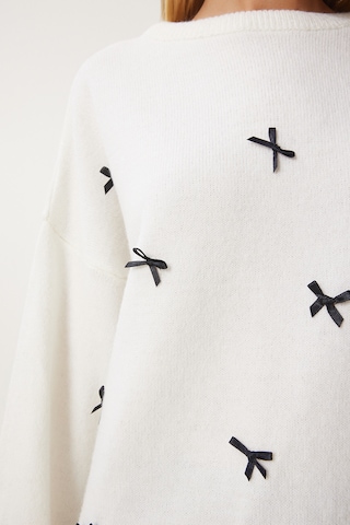 Happiness İstanbul Pullover in Weiß