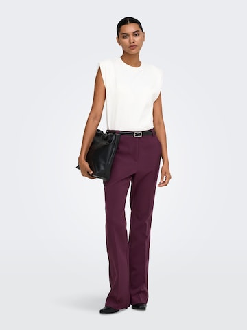 regular Pantaloni di ONLY in rosso: frontale