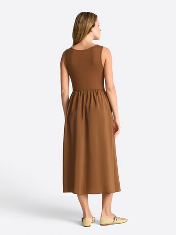 Abito di Rich & Royal in marrone