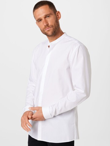 Coupe slim Chemise 'Enrique' HUGO en blanc : devant