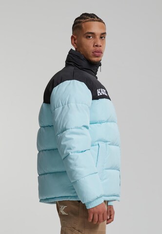 Karl Kani - Casaco de inverno 'Retro Essential' em azul