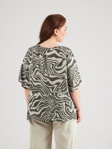 Tricou 'CARITHILDA' de la ONLY Carmakoma pe gri
