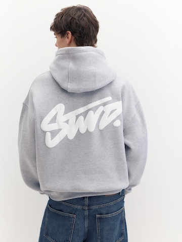 Pull&Bear Tréning póló 'STWD' - szürke: elől