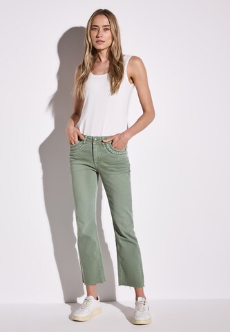 STREET ONE Flared Flared Leg Jeans in Grün