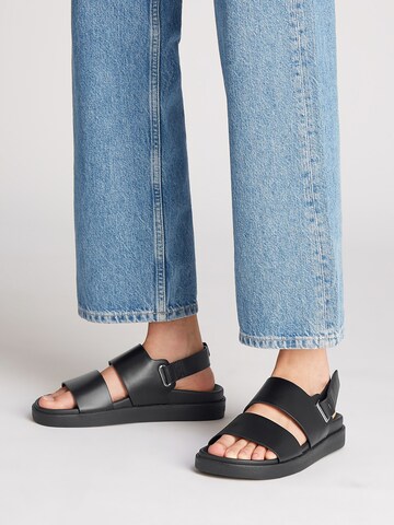 Calvin Klein Sandal i svart