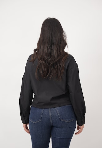 CHERRY KOKO Blouse in Zwart