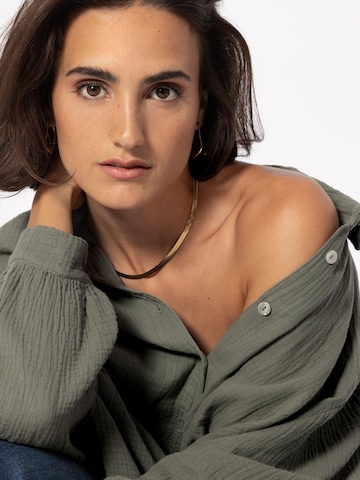 SASSYCLASSY Blouse 'kürzere Variante' in Green