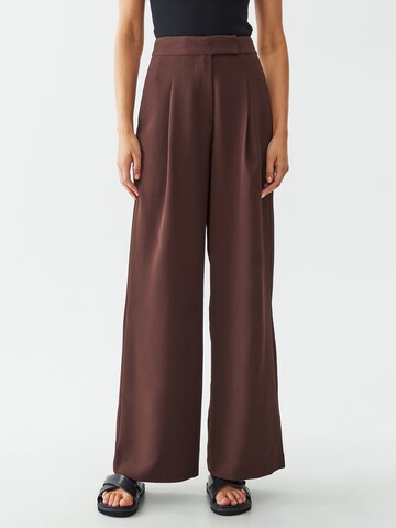 Calli Wide leg Broek 'RENILA PANT' in Bruin: voorkant