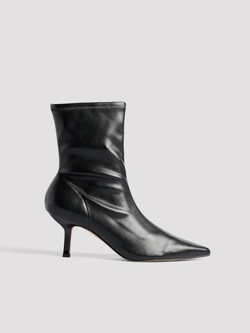 NA-KD Ankle Boots in Black: front