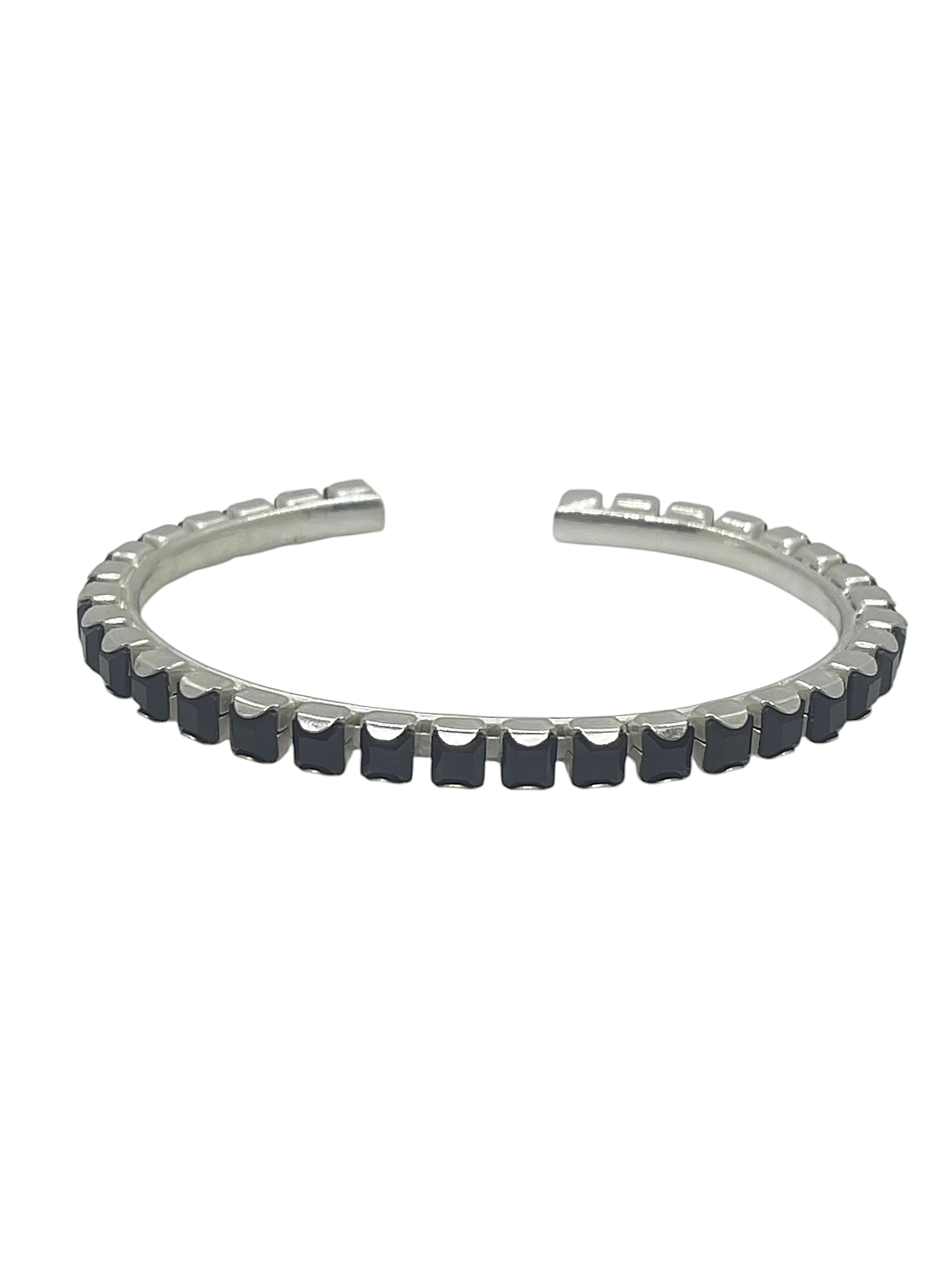 Bracelet 'Line bracelet, silver, with black crystals' Gloria Mago en argent : devant