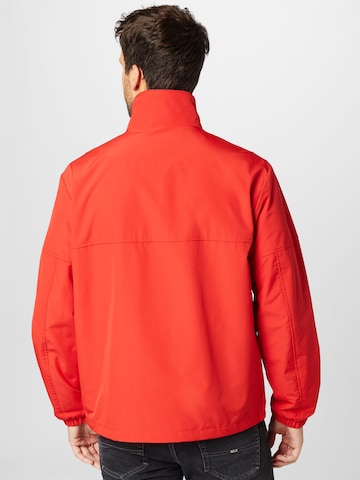 Tommy Jeans Демисезонная куртка в Красный