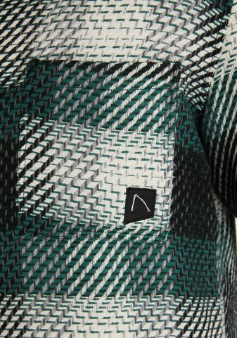 CHASIN' Shirt in Groen