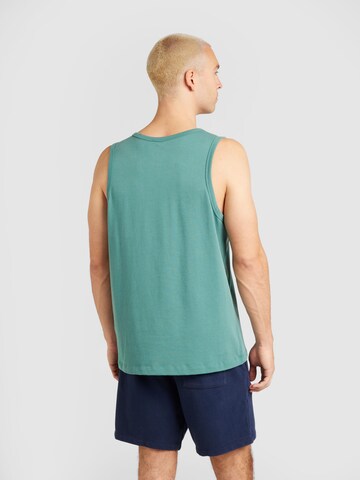 Nike Sportswear - Camiseta 'ESSNTL' en verde