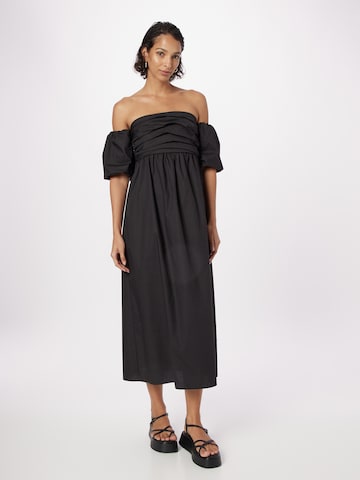 Robe River Island en noir : devant